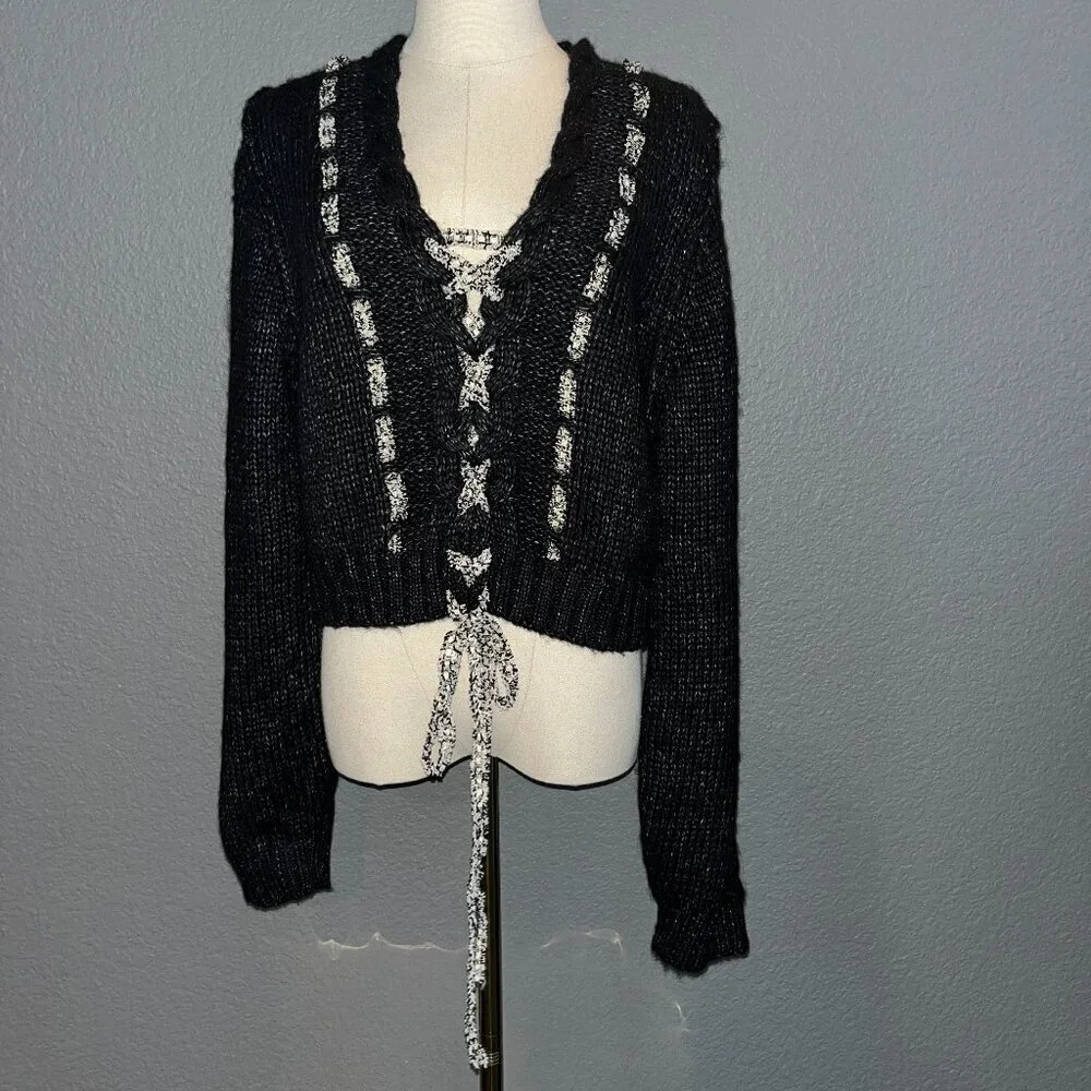 POL Black & Cream Woven Cable Knit Gold Metallic Tweed Lace Up Cropped Sweater M